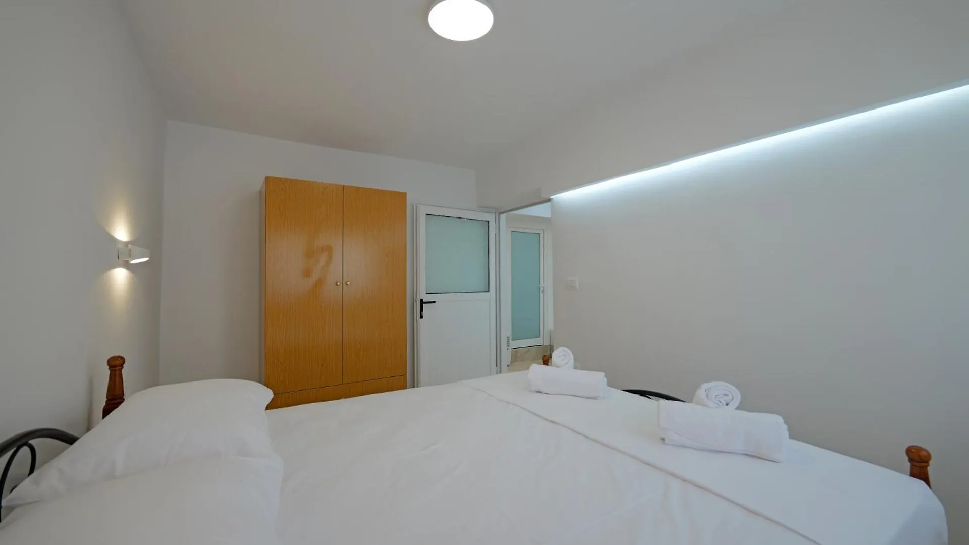 Livia'S Guesthouse Ksamil