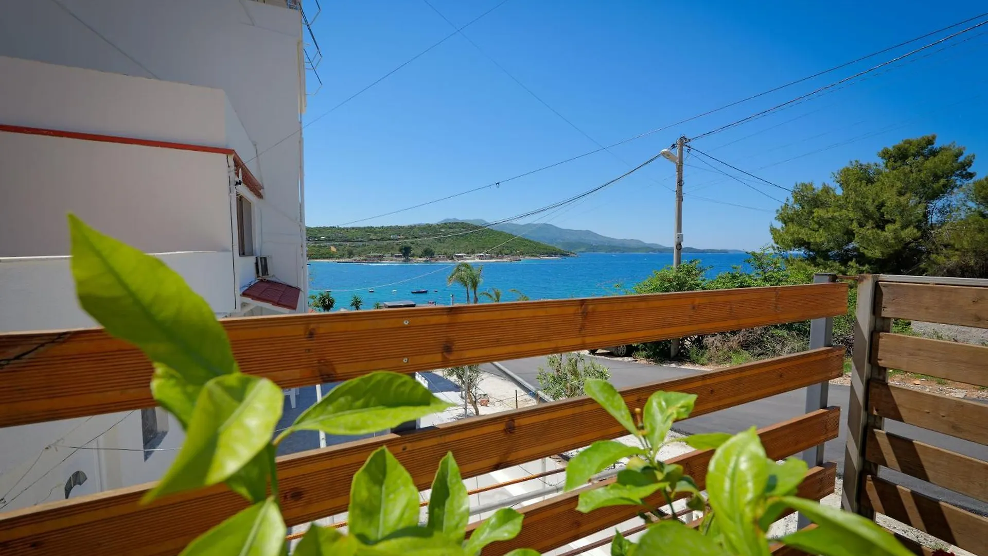 Livia'S Guesthouse Ksamil
